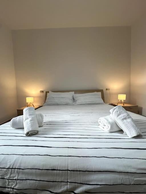 Comfy Apartment In Lecco 2 Esterno foto