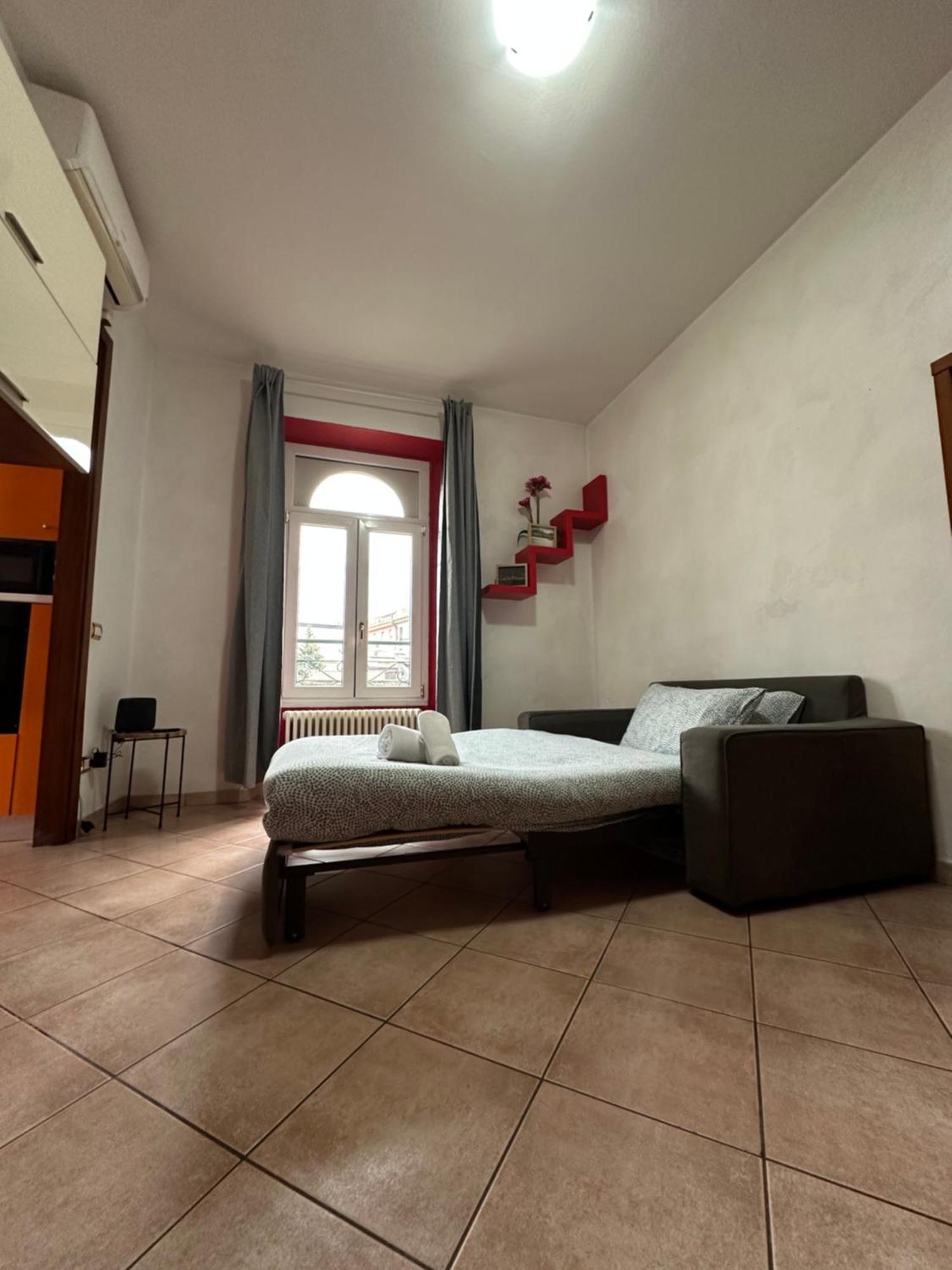 Comfy Apartment In Lecco 2 Esterno foto